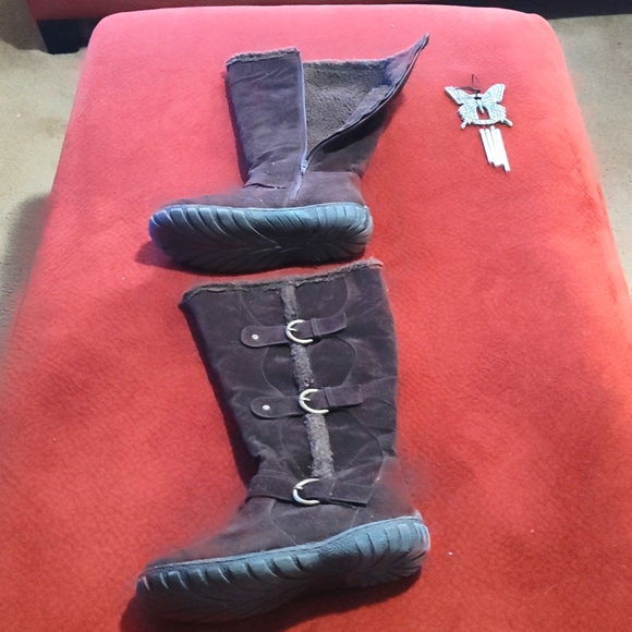 Boots - Picture 1 of 3